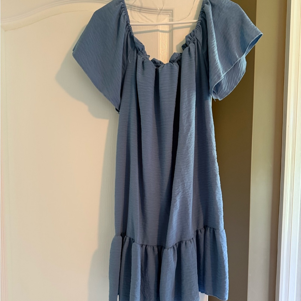 Cute knee length dress on or off shoulders in a pretty powder blue size large